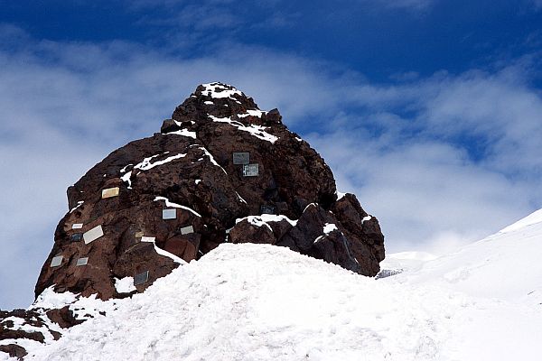 Pomníčky na Elbrusu