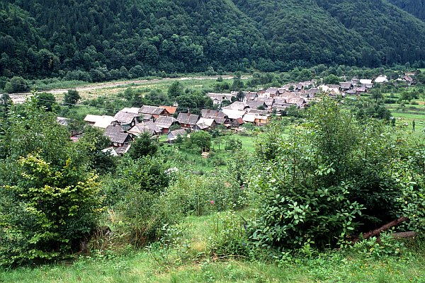 Sestup z poloniny Krásna do Usť-Čorne