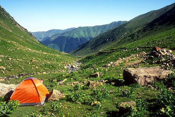 Pohoří Kačkar, pohled údolím k Ayderu