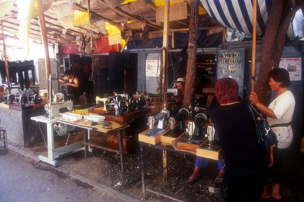 Šicí stroje na Oš bazaru