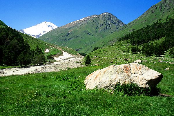 Pohled na Elbrus z Iriku