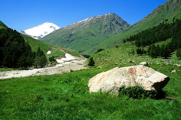 Pohled na Elbrus z Iriku