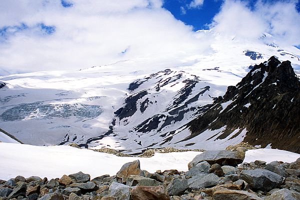 Elbrus ze sedla Těrskolak