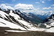 Rusko, Centrální Kavkaz, 13.7.2004, pohled ze sedla do údolí Irikchat.