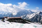 Rusko, Centrální Kavkaz, 17.7.2004, Elbrus, "hotel" u konečné stanice lanovky.