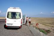 Turecko, 30.7.2007, cesta z Karsu do Dogubayazitu, první pohled na 5165 metrů vysoký Ararat (Agri Dagi).