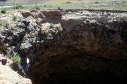 Turecko, 31.7.2007, přibližně 100 let starý kráter vzniklý dopadem meteoritu nedaleko hranic s Iránem.