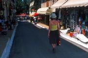 Řecko, Lefkada, 23.6.2008, obchůdky ve Vasiliki, městečku na jihu ostrova.
