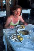 Řecko, Lefkada, 23.6.2008, taverna v rybářské vesnici Sivota a poznávání řecké rybí kuchyně.